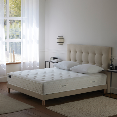 Ensemble matelas HOTEL CONFORT HYBRIDE, sommier lattes fixes, tête de lit capitonnée beige