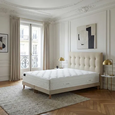 Ensemble matelas HOTEL CONFORT PRESTIGE, sommier lattes fixes, tête de lit capitonnée beige